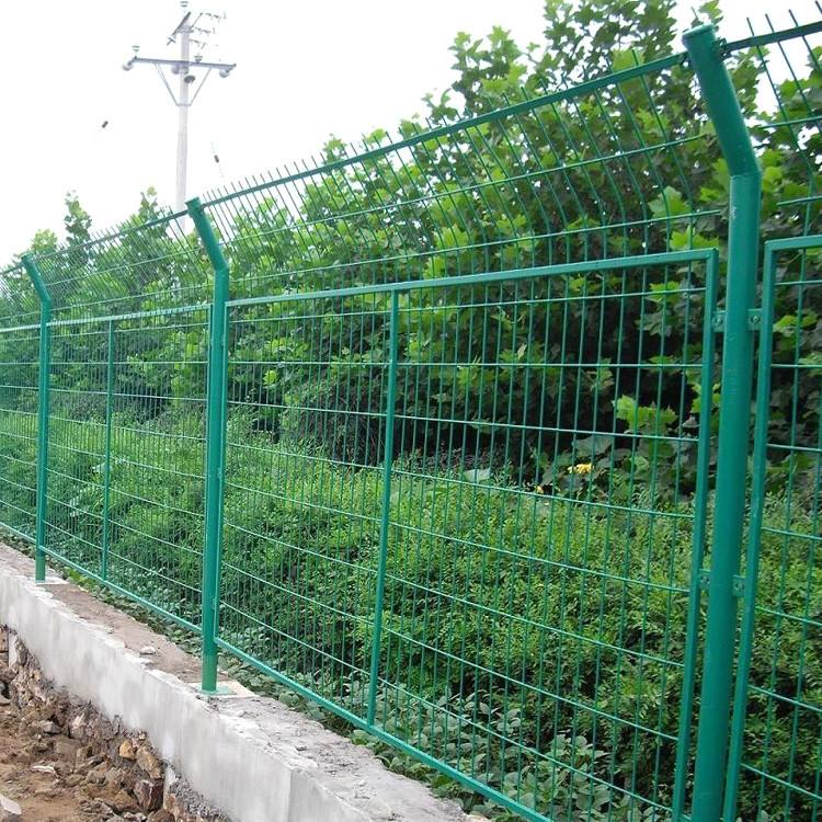 波形高速公路护栏设计