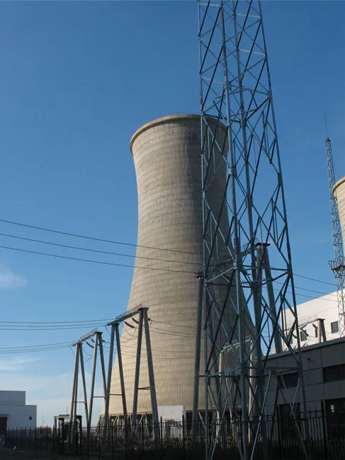 山顶的是信号塔还是避雷针