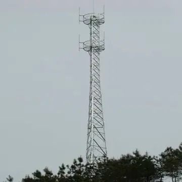 移动信号塔底下