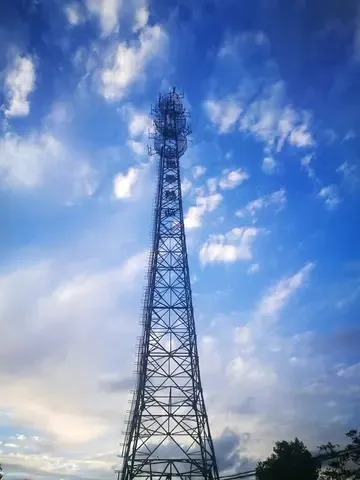 小区旁有通信号塔