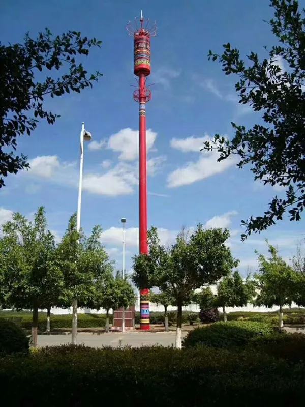 小区楼栋前有信号塔