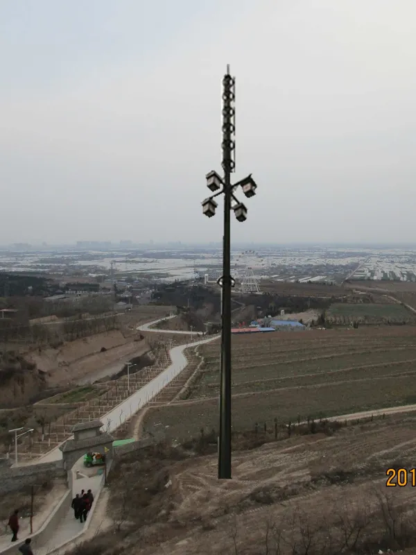 小区楼顶装了信号塔