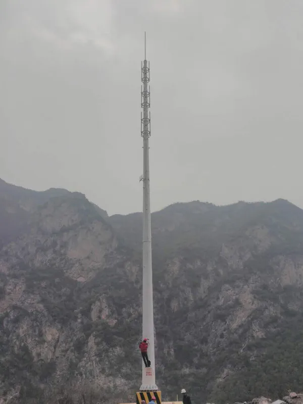 小区楼顶有通信塔