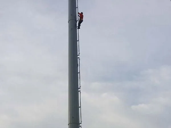 小区放大型信号塔