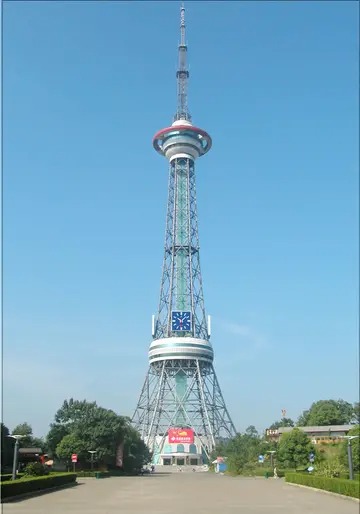 珠峰上的信号塔