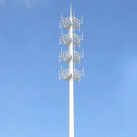 山上的信号塔安装