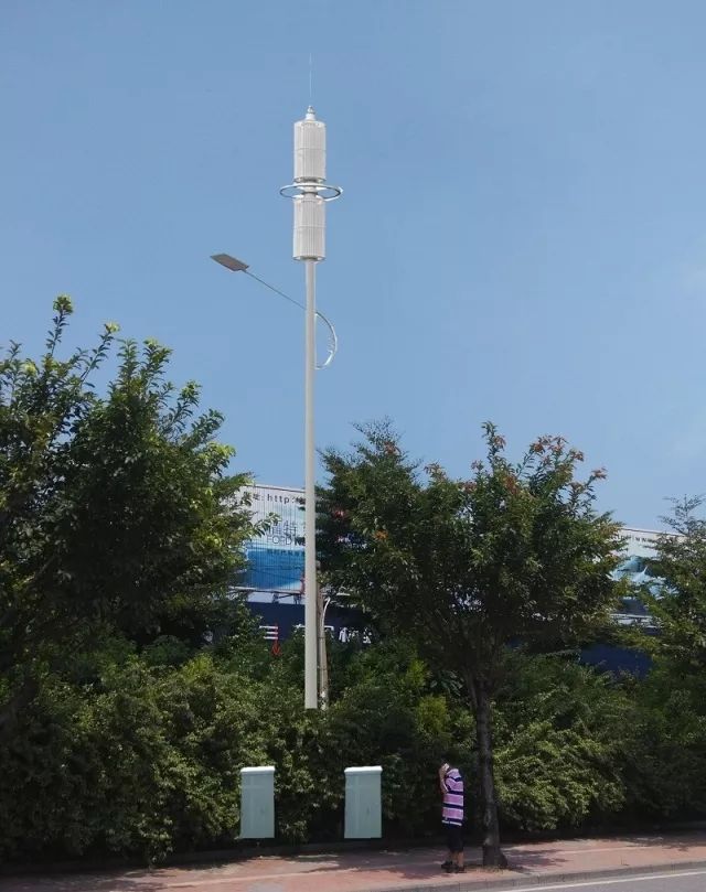 拆除信号塔用的施工机