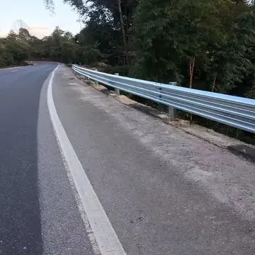 镀锌高速公路护栏网