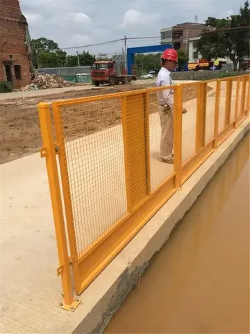 镀锌高速路护栏生产厂家