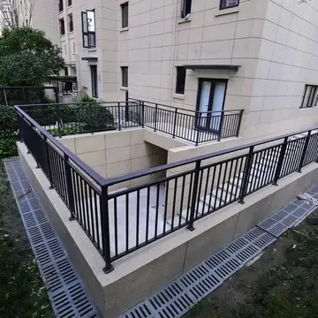 峨眉山高速护栏板滚压成型设备