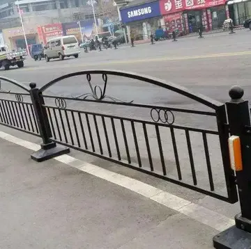 山东高速高路更换护栏