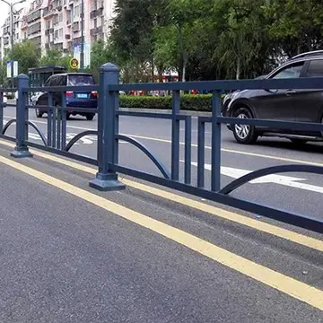 山东高速公路波形护栏安装施工