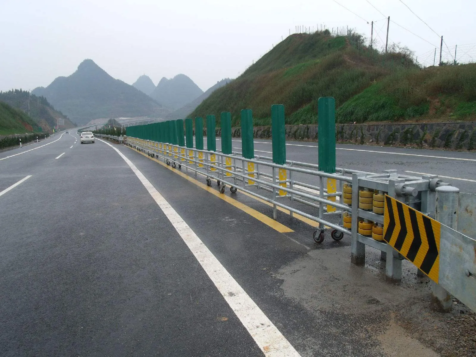 山东高速护栏板供应