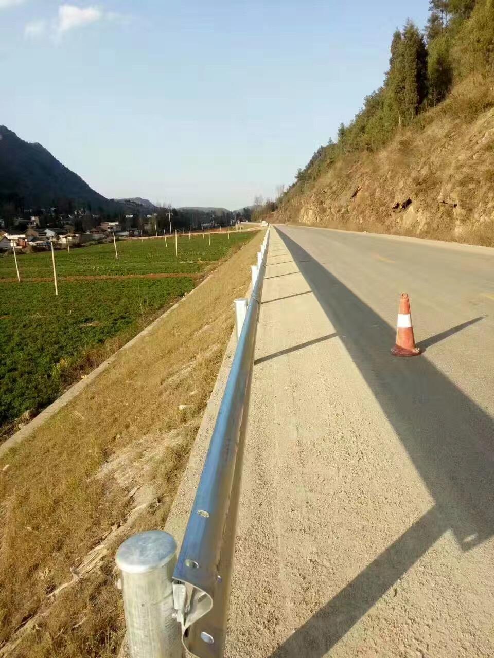 玉林高速护栏板生产线
