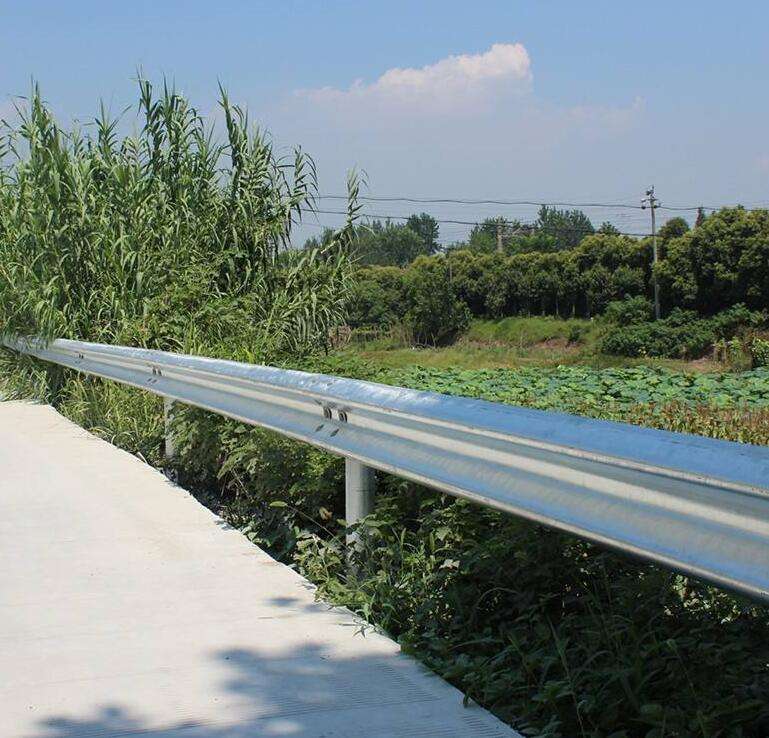 云南便宜高速公路护栏