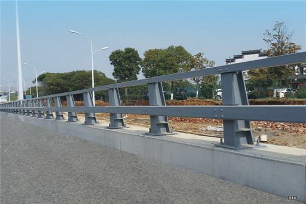 云南高速公路波形护栏厂家