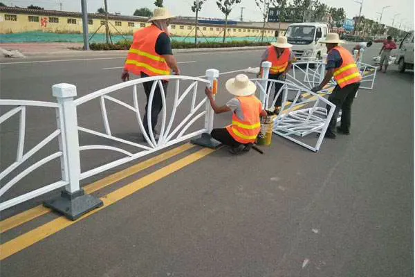 山东永城至东营高速护栏