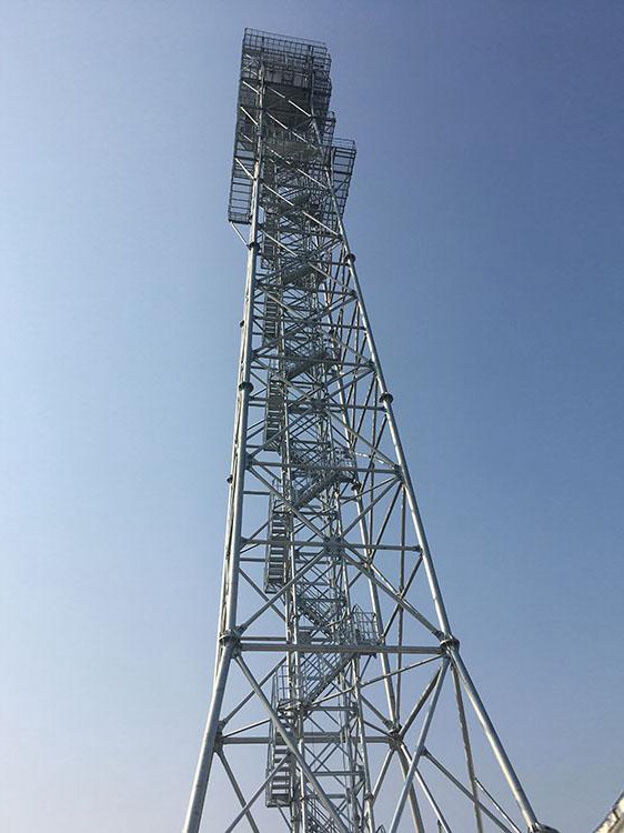 公路边的信号塔多少公里一个